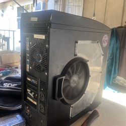 Cyber Power Gaming PC With Keyboard And Roku Tv 