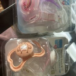 New Packed Set Of 5 Pacifiers Variety Pack Man