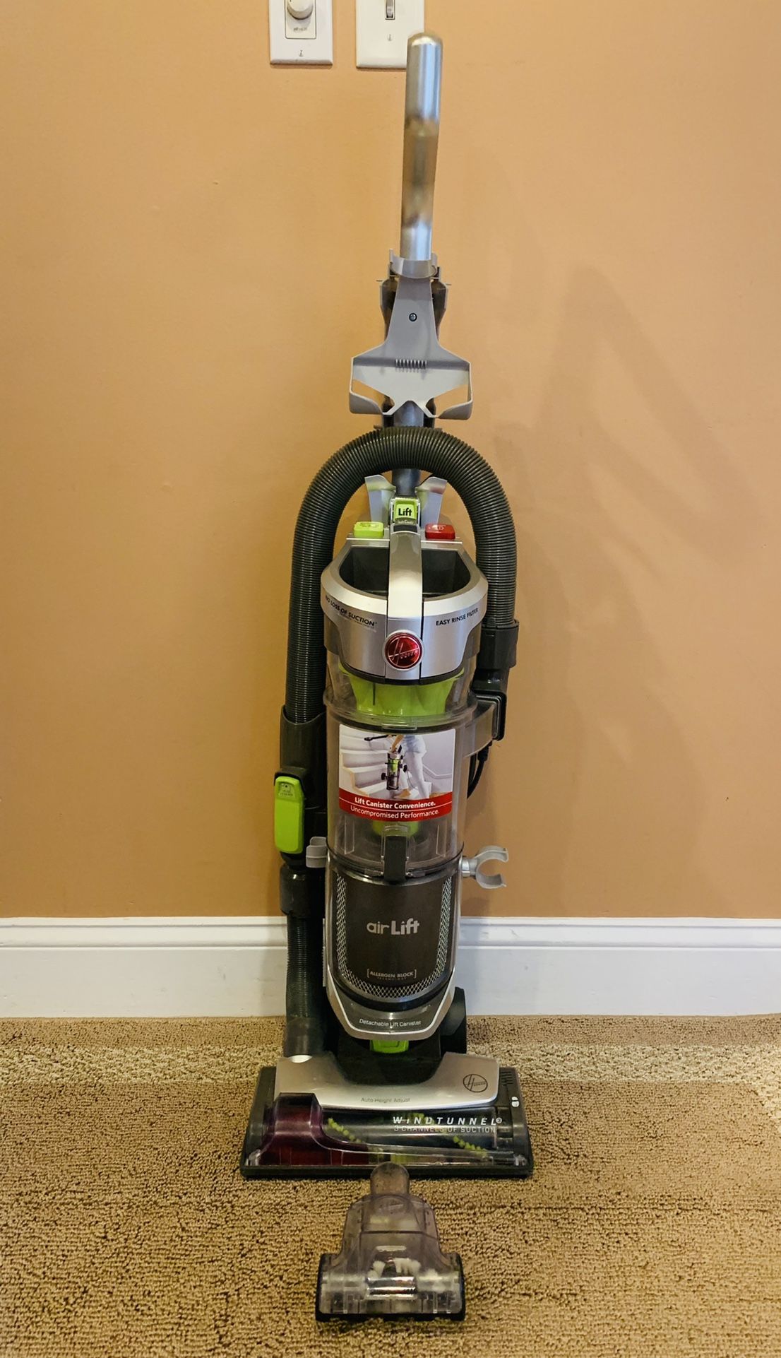 Hoover airlift Bagless vacuum cleaner