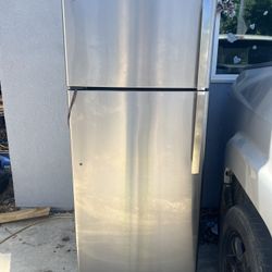 GE Refrigerator 