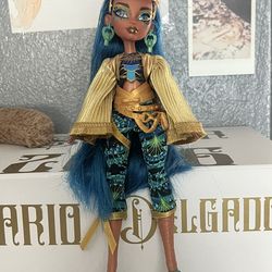 MONSTER HIGH CLEO DOLLS