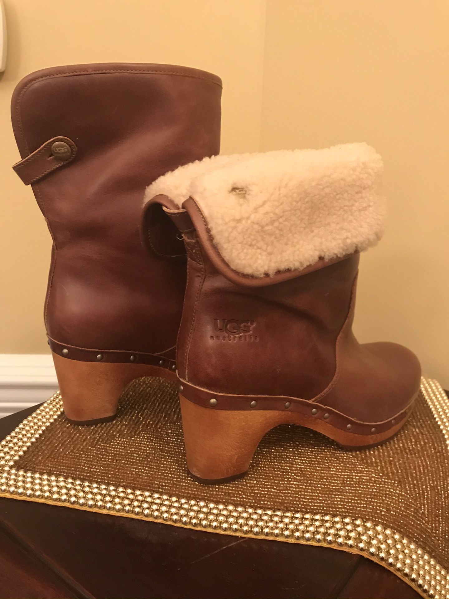 Ugg Lynnea Clog Boots for Sale in Newark DE OfferUp