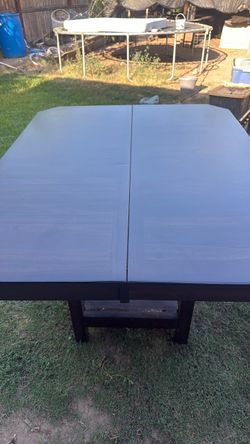 Se vende mesa en buenas condiciones