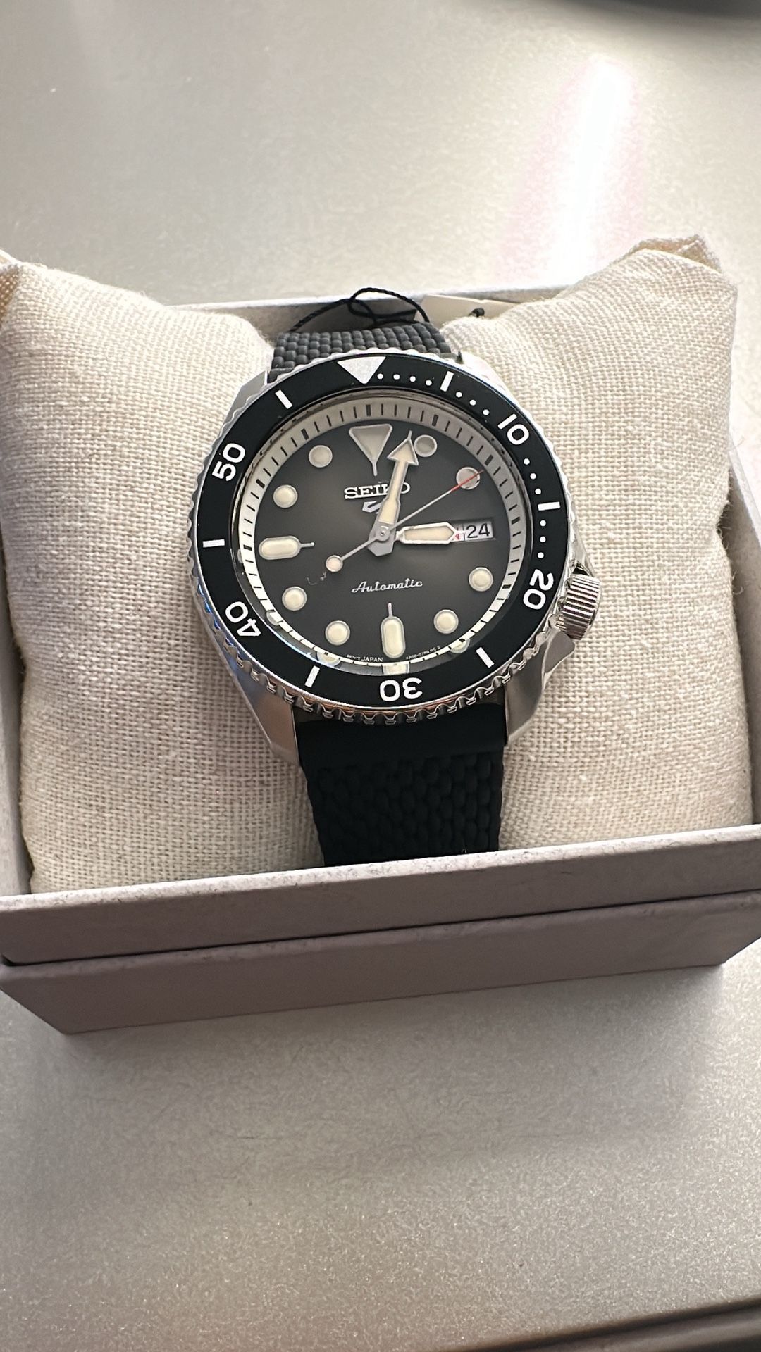 Seiko Automatic Watch – Brand New Never Worn Reloj Seiko Automático – Nuevo Nunca Usado