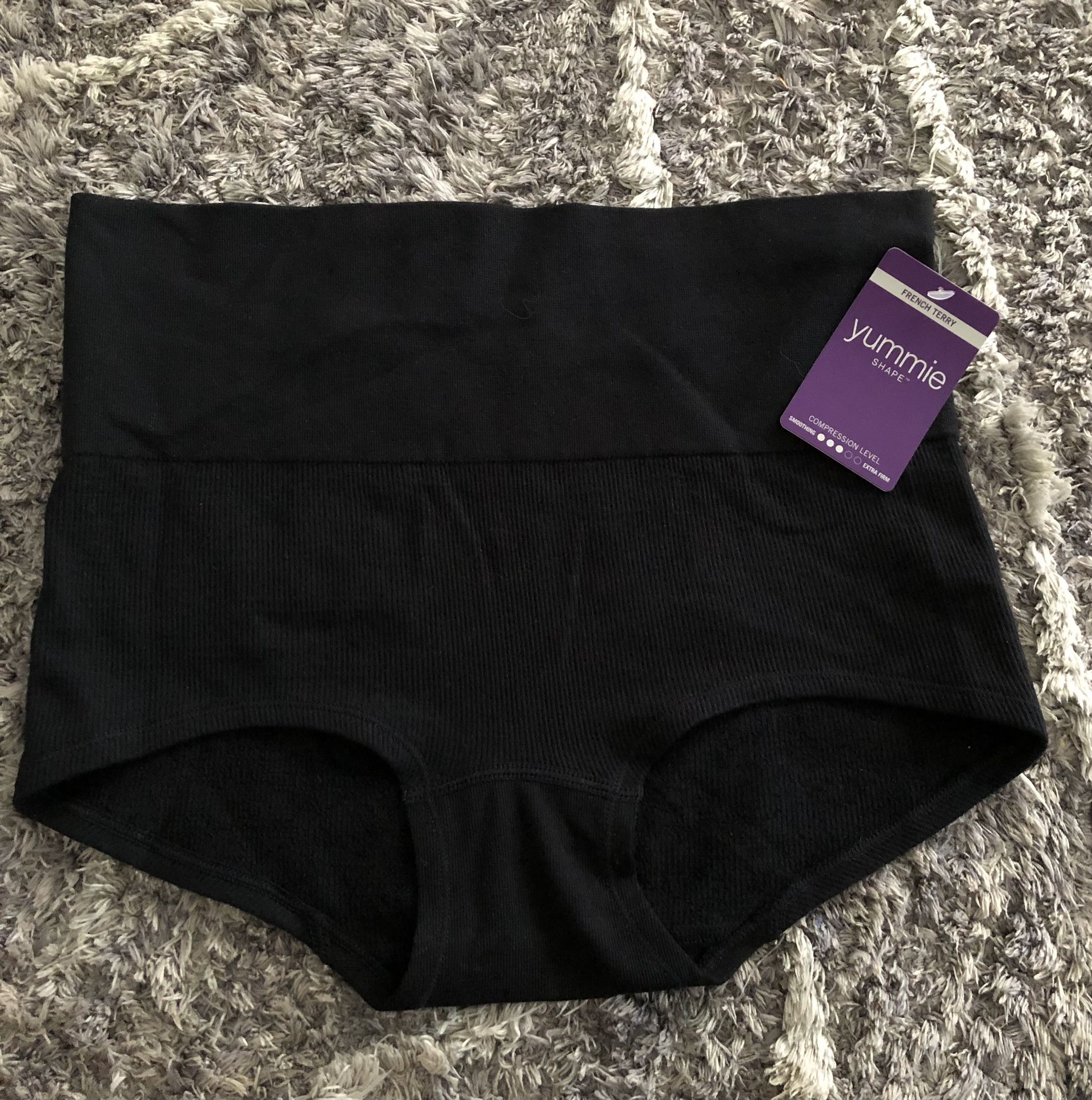 Yummie Shapewear Girlshorts Brand New 