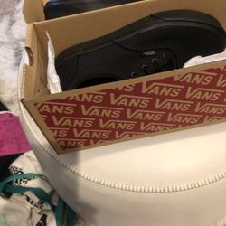 Vans Women’s Shoes Size 7 New 
