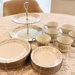 NORITAKE DINNERWARE SER — Excellent Condition!