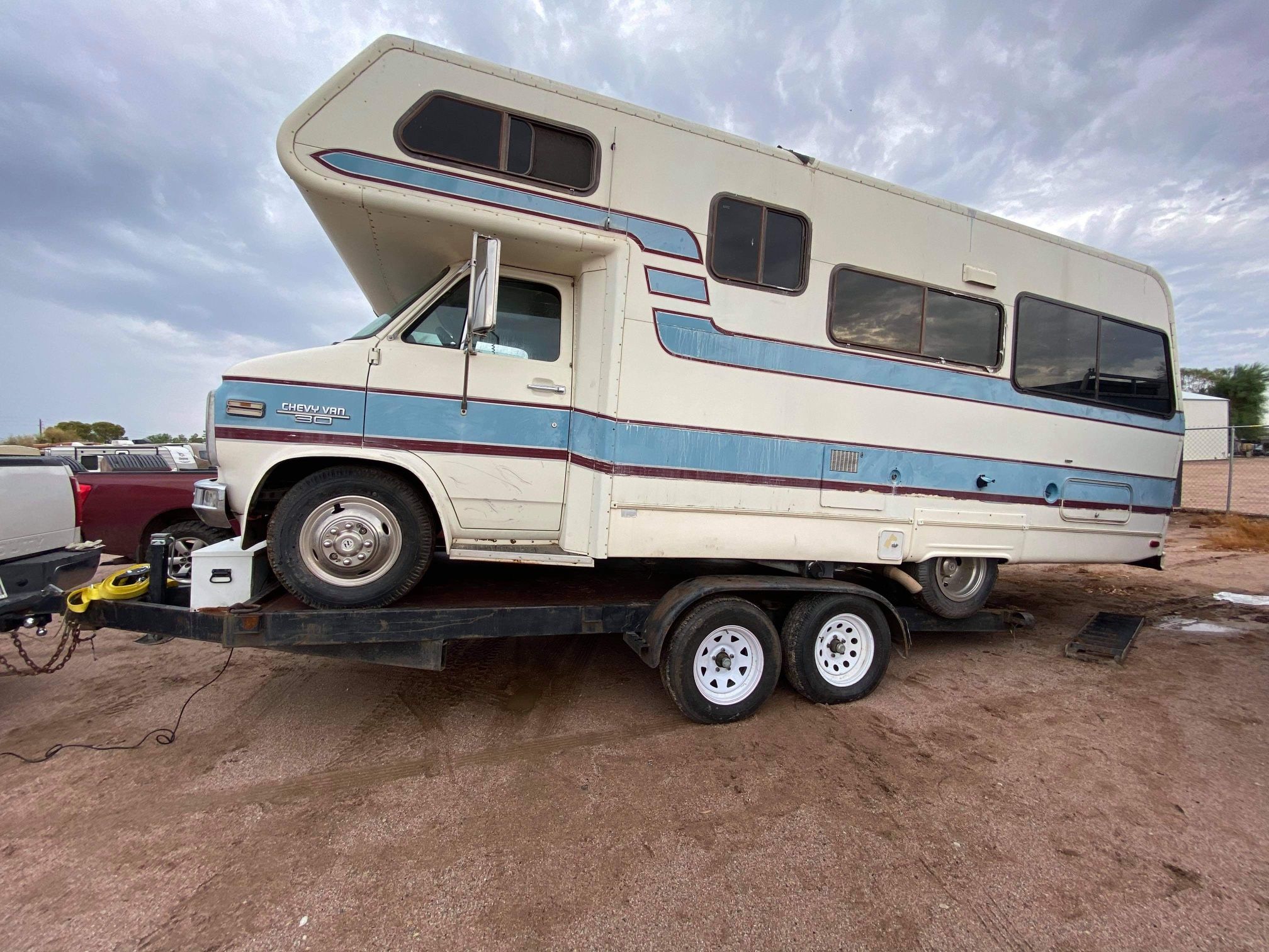 Lady Daze Chevy Chasis 30ft Rv