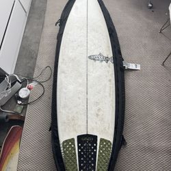 Surfboard 5’11 28.5L