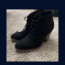Womens Size 8.5 Black Booties