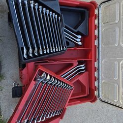 Milwaukee packout wrench set