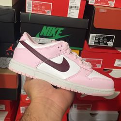 Nike Dunk Low Pink Velvet 