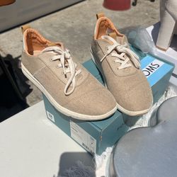 Toms