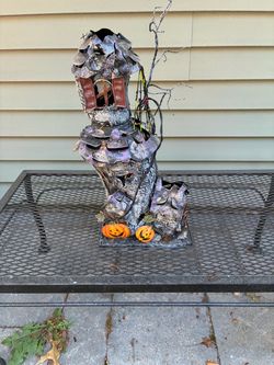 17”H Metal haunted house light up