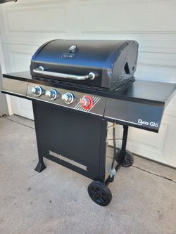 Dyna-Glo 4-Burner BBQ Grill/ Asador 