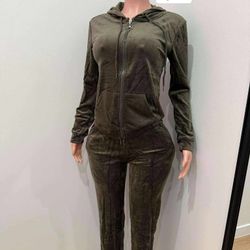 New Women's 2 Piece Set Size L/XL