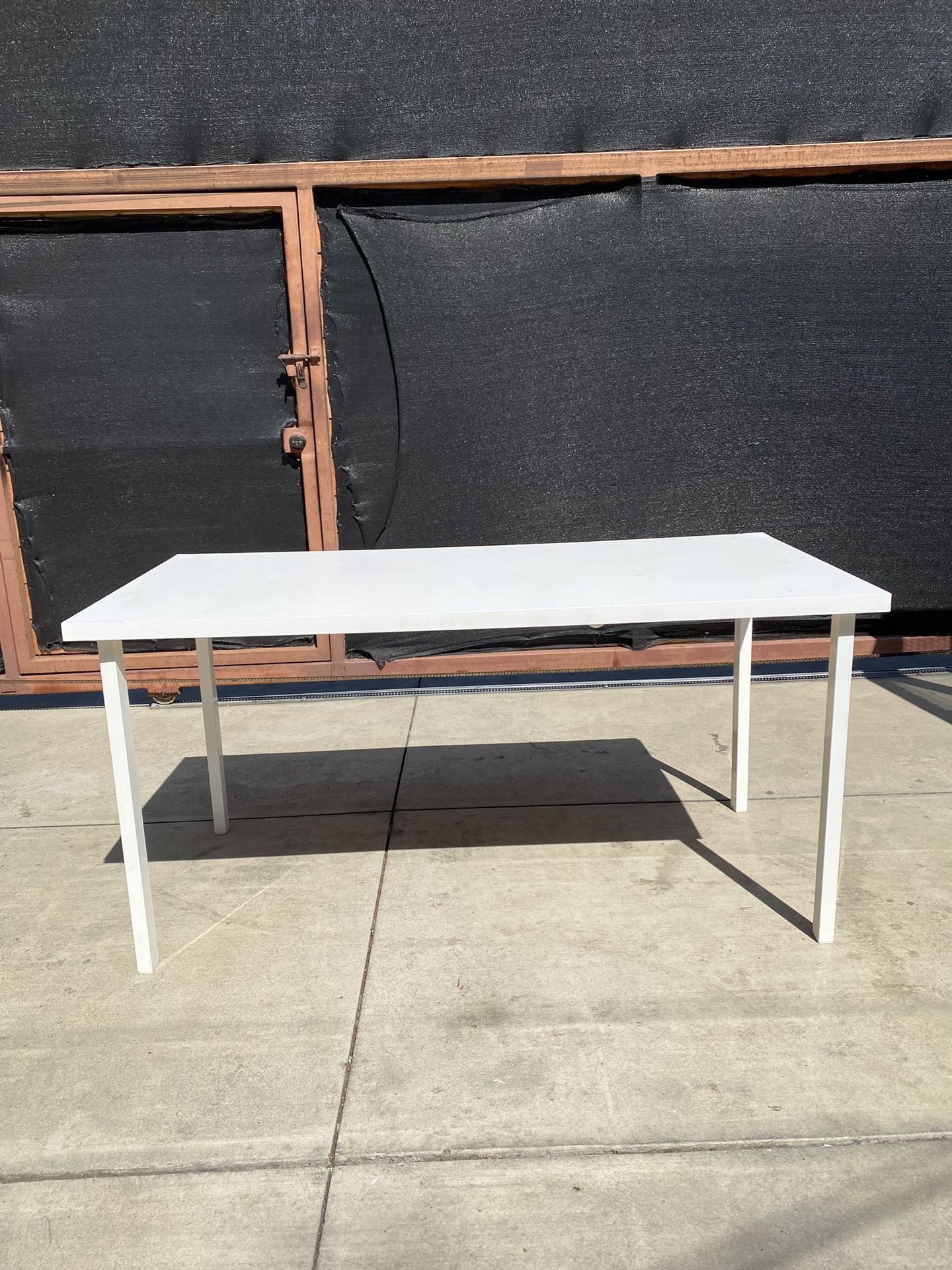 White Ikea Linnmon Table/ Desk