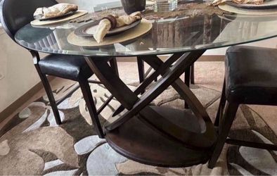 Circle Dinning Room  Table/ Temperate Glass  (Good Condition) PICKED UP (Read Description