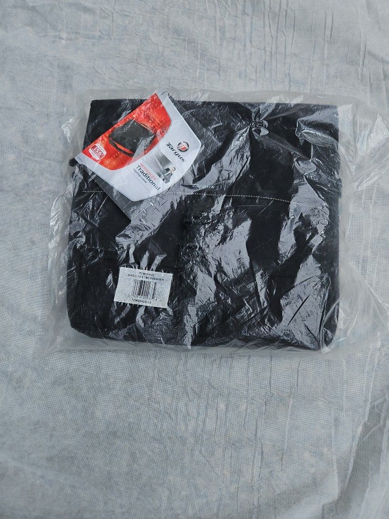 Targus A Messanger Laptop Case Model TCM004US