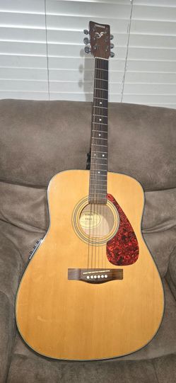 GUITARRA ELECTROACUSTICA YAMAHA $155 OBO