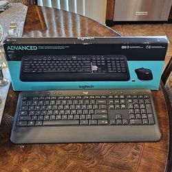 Computer Keyboard Logitech Advanced MK540 Wireless / Home / Office / Game Room / Man Cave / Internet / Data / Network / CPU 