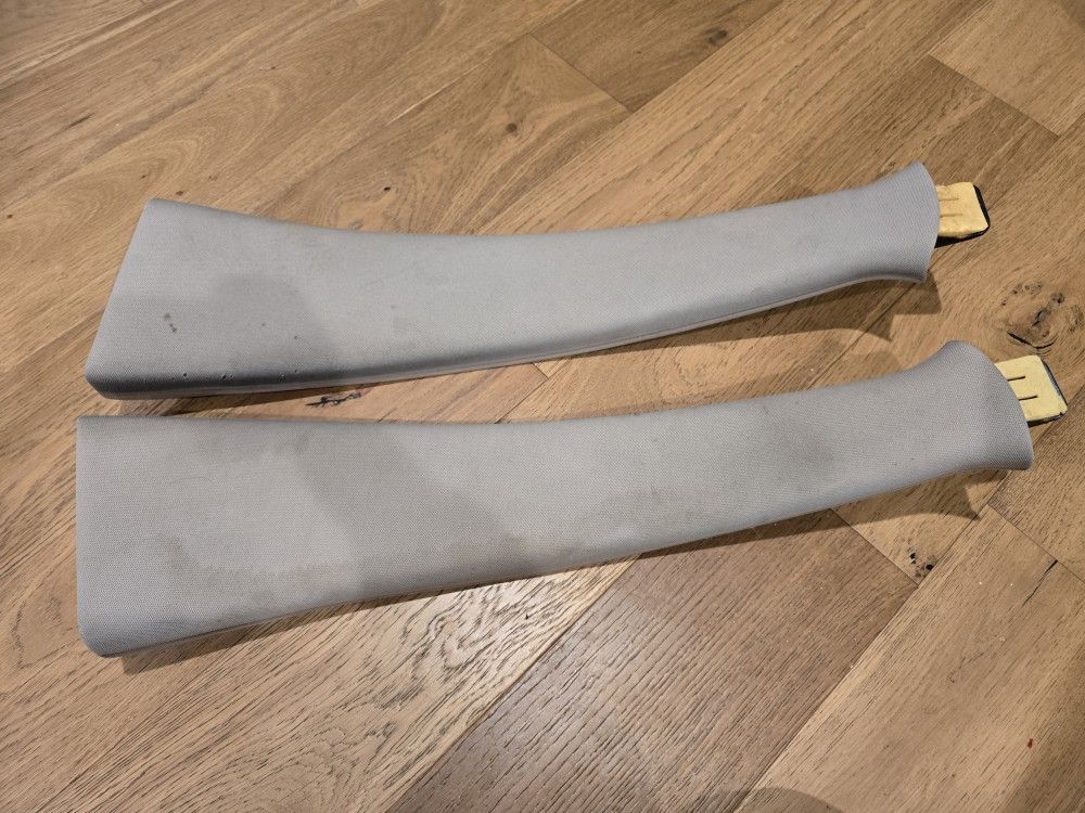 2003-07 Cadillac CTS Center Pillars