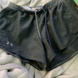 Under Armour short