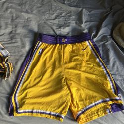 Lakers Shorts Size 48