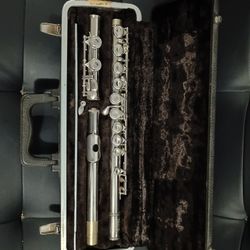 Bundy Student Silver Flute With Case