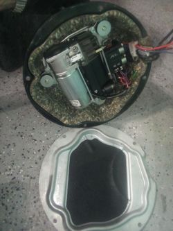 BMW X5 Adaptive Drive Rear Self Leveling System Air Compressor OEM 2000-2006  WABCO 443 020 011 1