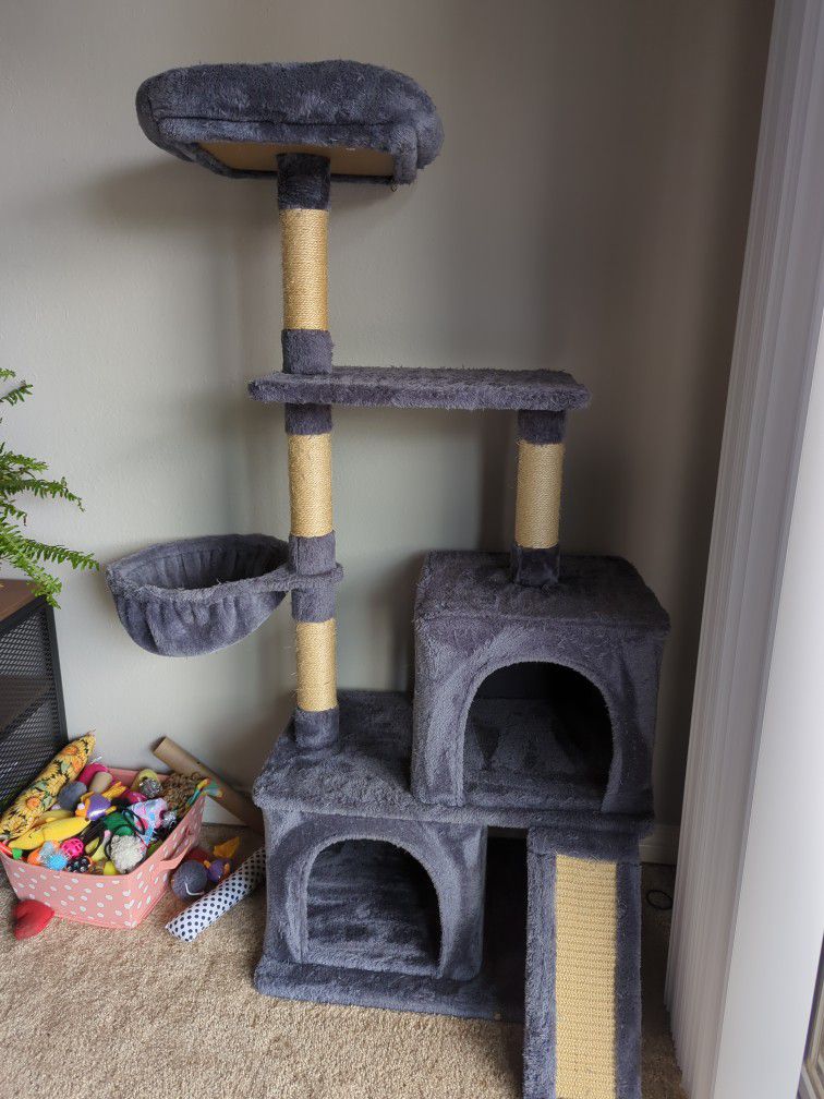 Used Large Cat Tree, Grey *NEEDS TO GO ASAP*