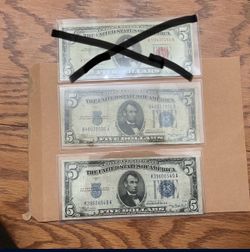 2 Old 5 Dollar Bills 