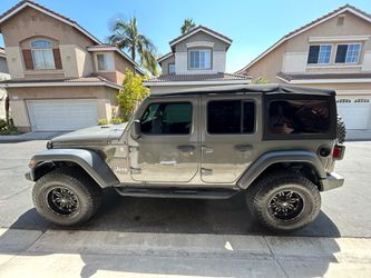 Jeep Wrangler Unlimited 4-Door SUV