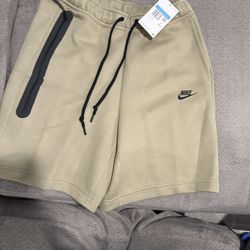 Nike Tech Shorts Olive Size Medium New 