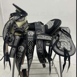 Nueva Montura Charra Bordada 