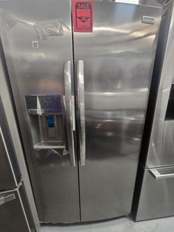 New Frigidaire Gallery Side by Side Stainless Fridge