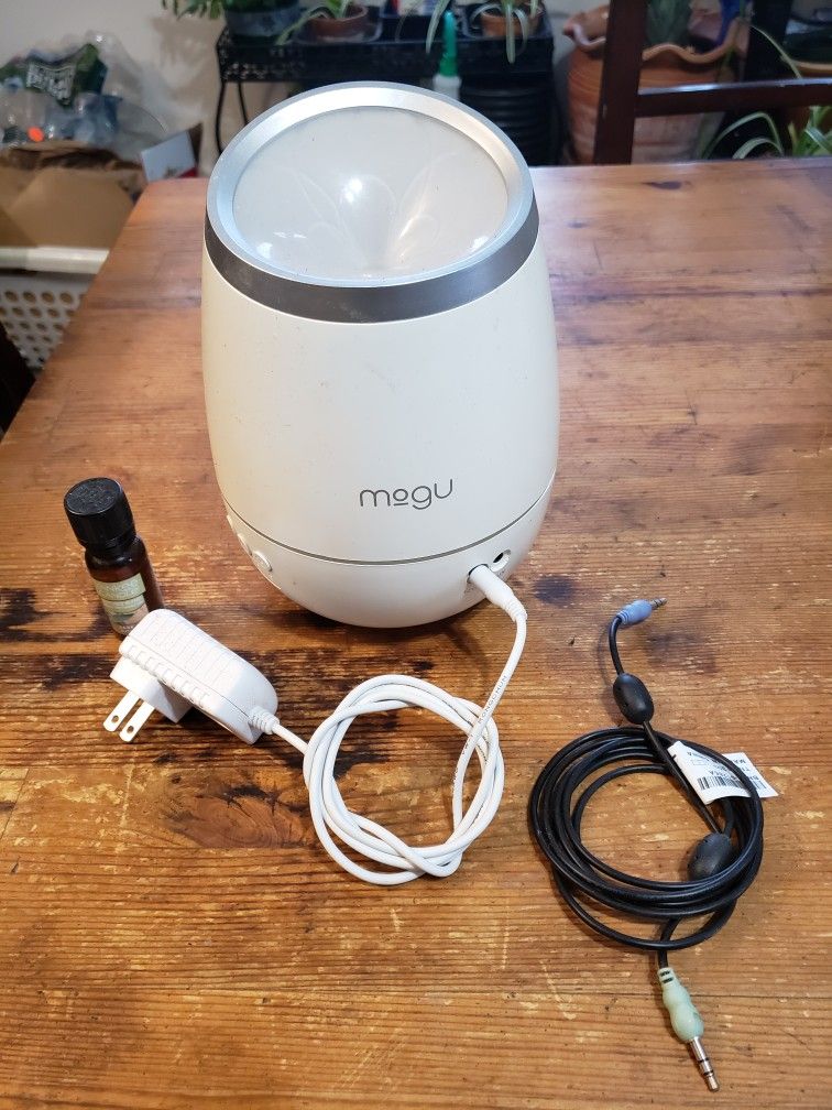 Mogu Ultrasonic Aromatherapy Difusser w/ Bluetooth speaker
