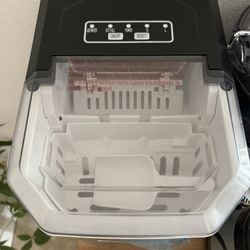 Frigidaire Gallery 26 lbs Stainless Steel Ice Maker