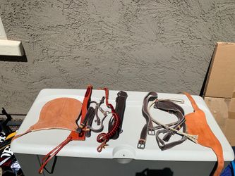 Horse saddle accessories