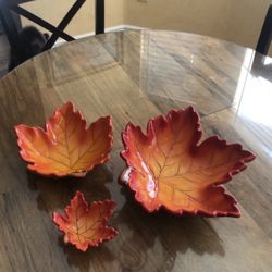 3 Ceramic Leaf Bowls