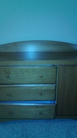 Changing table/ dresser