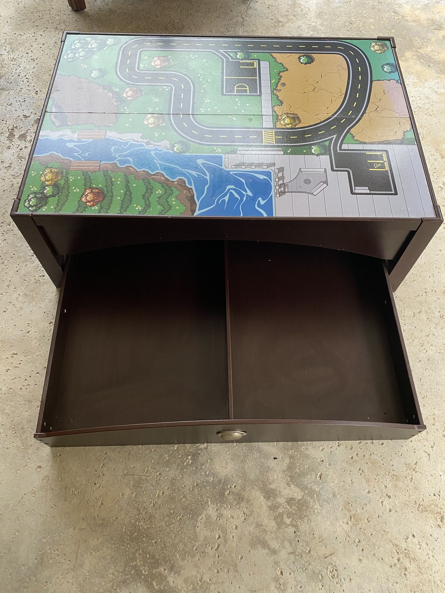 KidKraft Metropolis Train Table Set