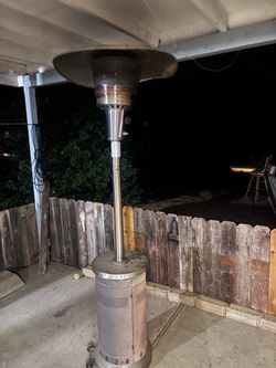 OUTDOOR STANDING PROPANE PATIO HEATER