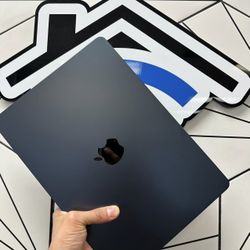 MacBook Air Midnight (13-inch, M4, 2025) 16GB 256 SSD With Apple Care Warranty