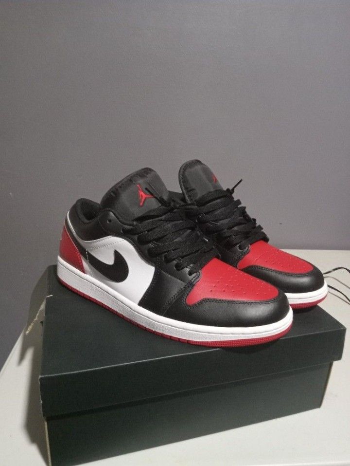 Jordan 1 Lows With Box
