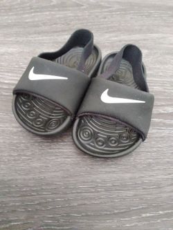 Baby Nike Sandals Size 4c
