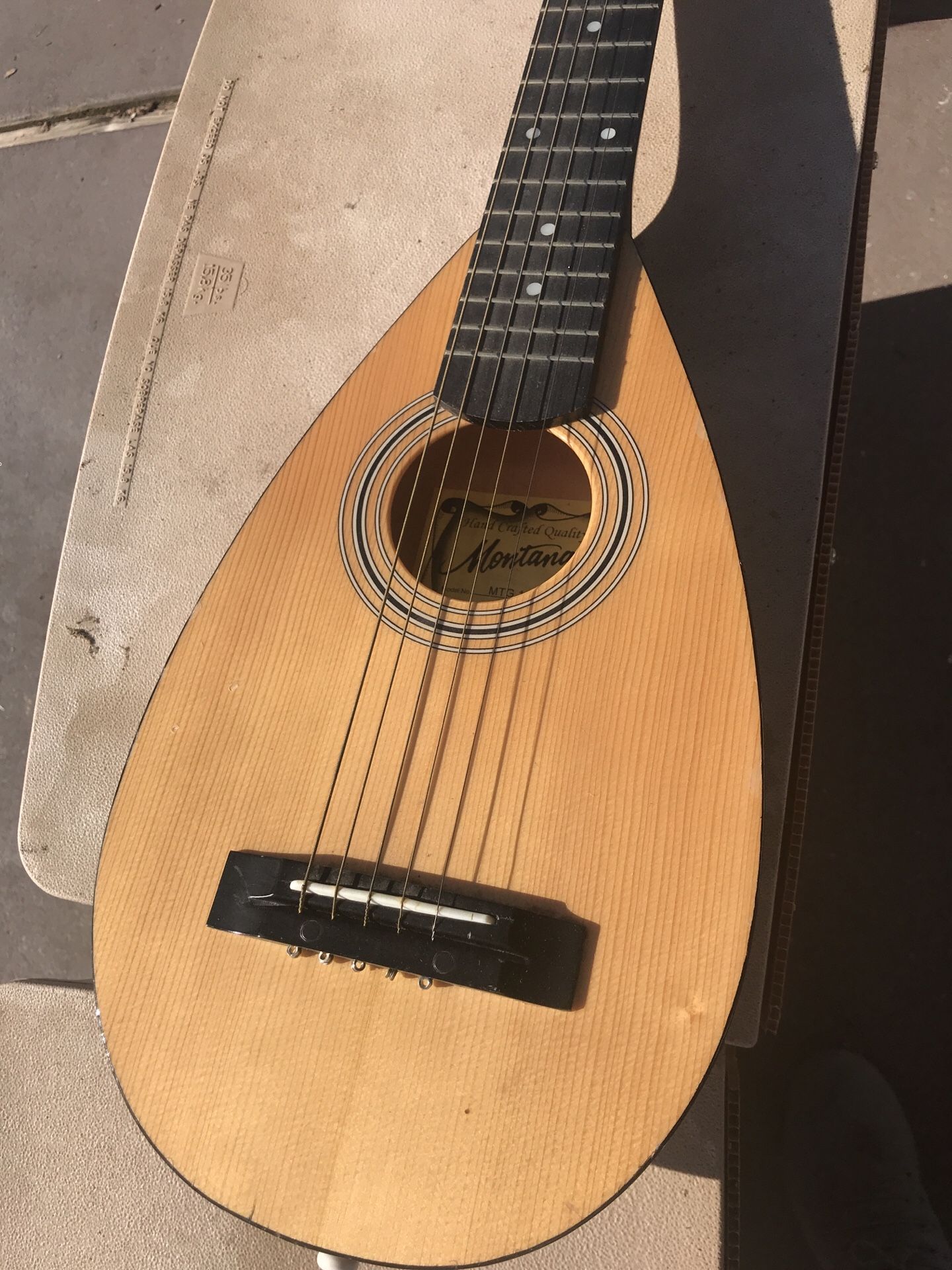 Montana MTG1 travel guitar