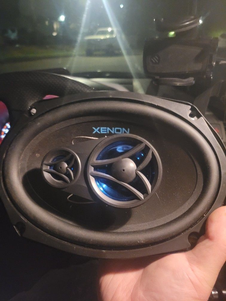 XENON 2/6.5" And 2 6x9" Coaxial Speakers (XS65)

 