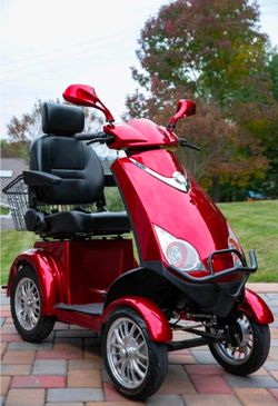 Luxury Seventy-Two Big Scooter