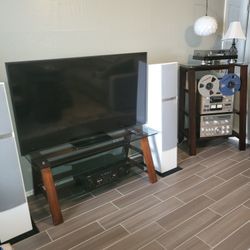 Glass And Wood Tv/media Shelving